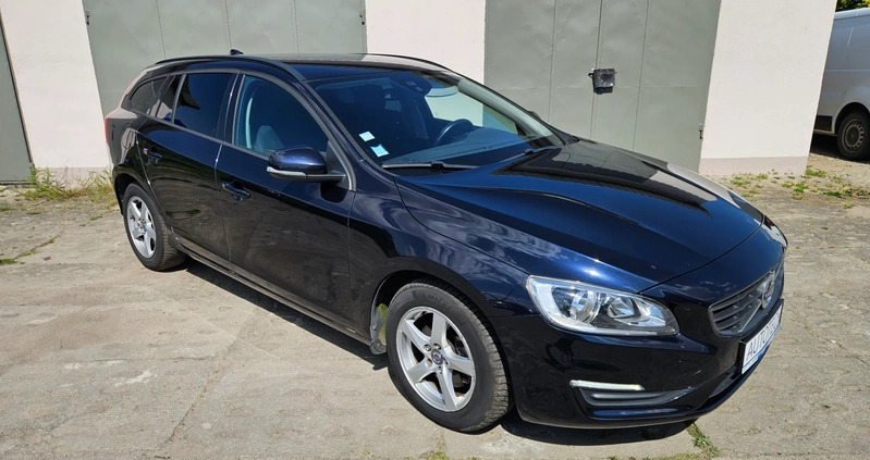 Volvo V60 cena 56000 przebieg: 192000, rok produkcji 2017 z Garwolin małe 326